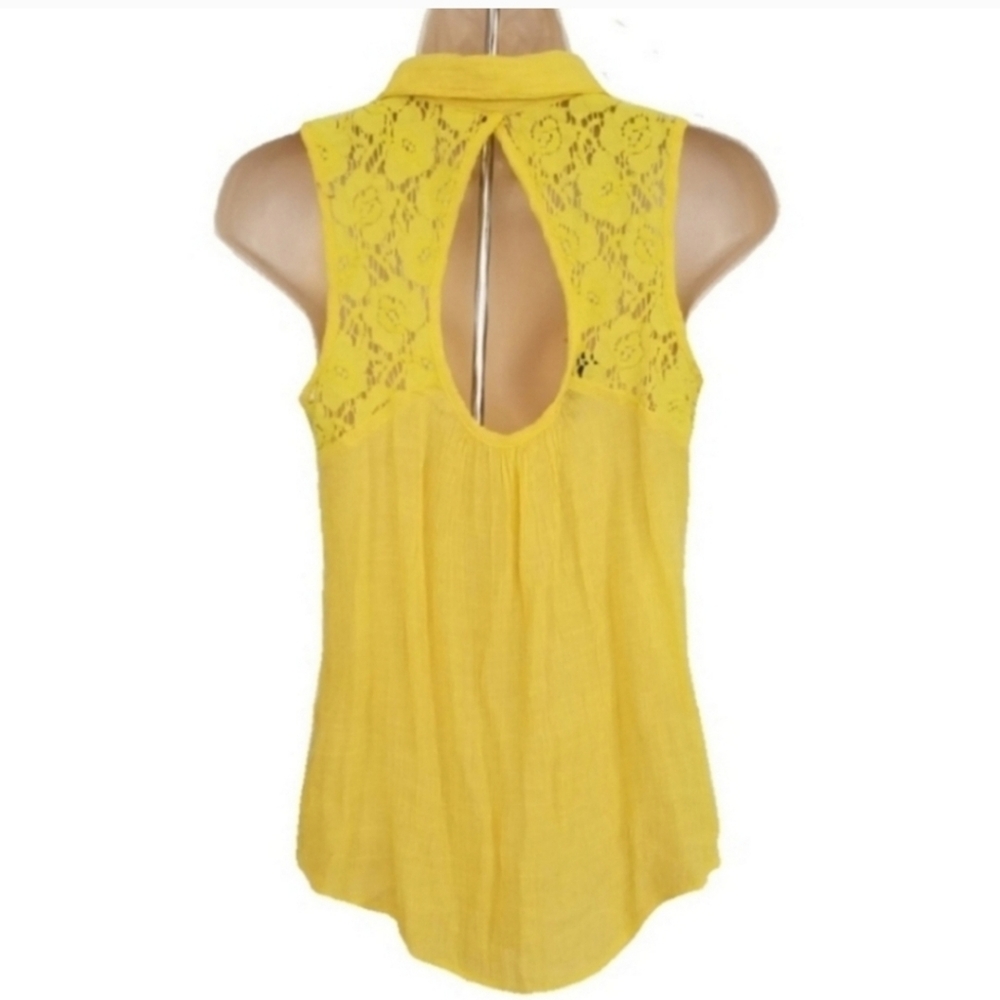 by & by Cotton Poly Blend Sleeveless Button Down Blouse ButterYellow Size M